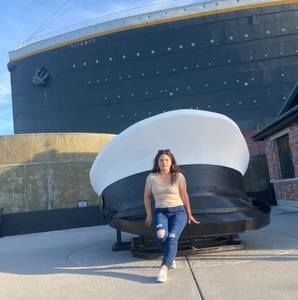 Meet your Posher, Ana